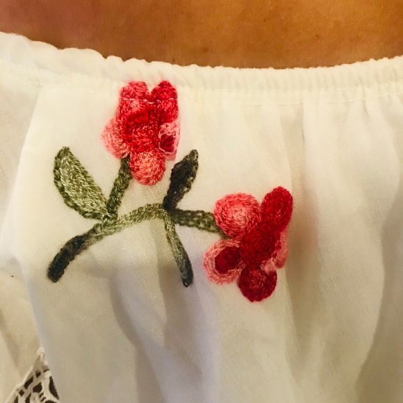 Off Shoulder White Embroidered Top - Picture 4 of 4